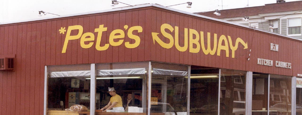 Devanture de Pete’s Subway, le tout premier restaurant 